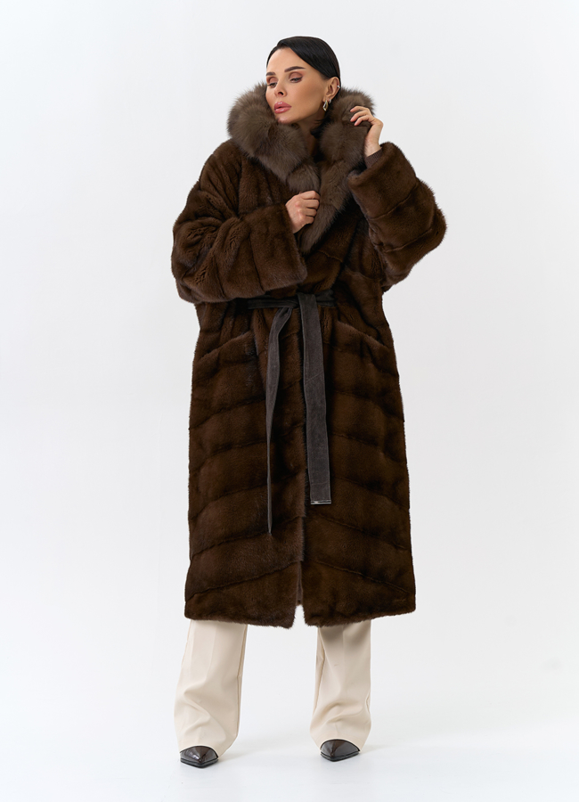 фото Шуба из меха норки с капюшоном из меха куницы модель № 31965