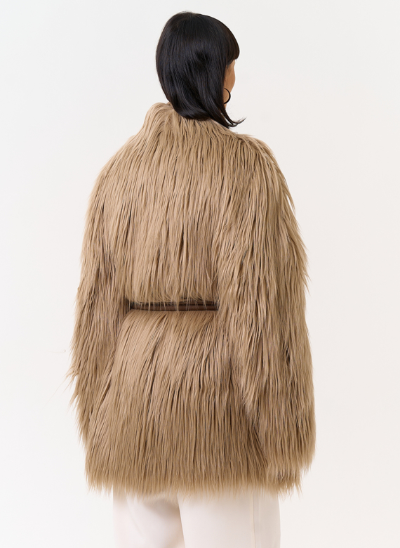 Женская шуба из эко меха с декоративным поясом