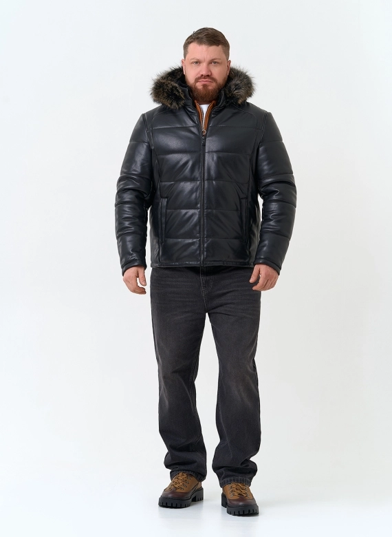 Мужской пуховик из эко кожи с мехом енота на капюшоне фото