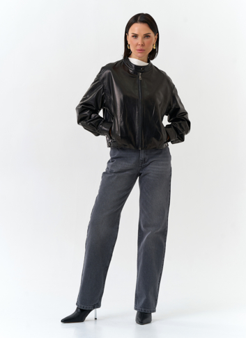 Женская короткая куртка из натуральной кожи 