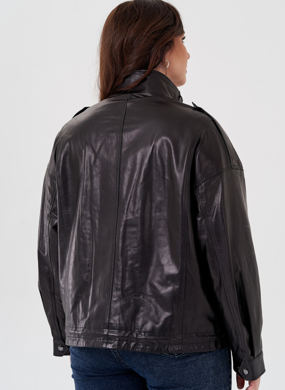 Куртка из натуральной кожи черного цвета