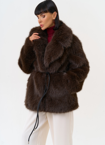 Женская шуба из эко меха с английским воротником