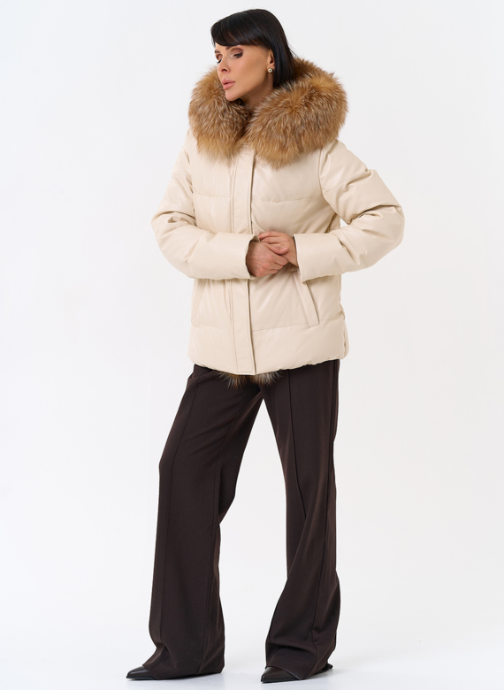 Женский пуховик из эко кожи с отделкой из натуральной лисы
