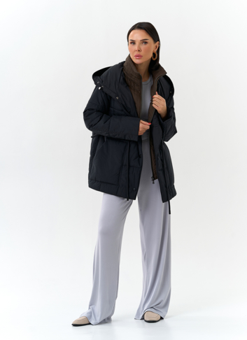 Женская куртка с контрастным воротником