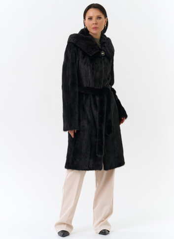 Шуба из норки черного цвета с капюшоном 