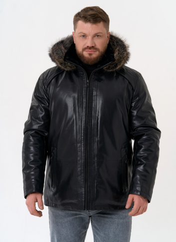 Пуховик из эко кожи с капюшоном из меха енота