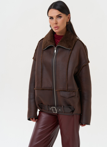 Женская дубленка коричневого цвета 
