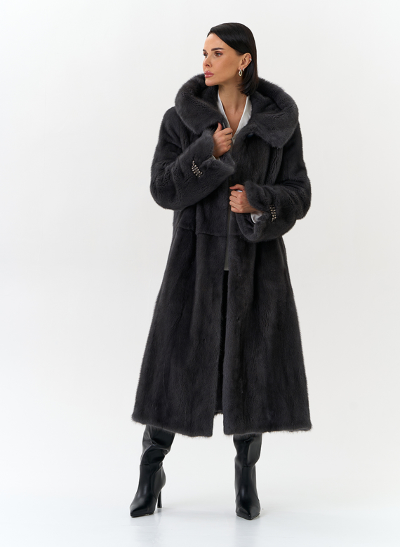 Женская шуба из меха норки с капюшоном
