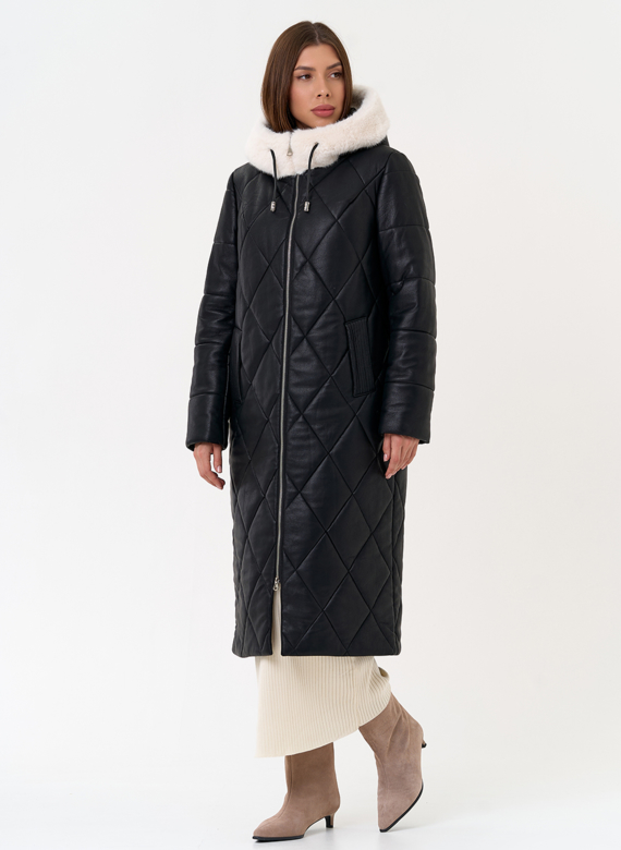 Женское пальто из эко кожи с капюшоном