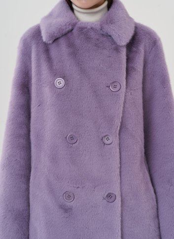 Женского пальто из эко меха на пуговицах