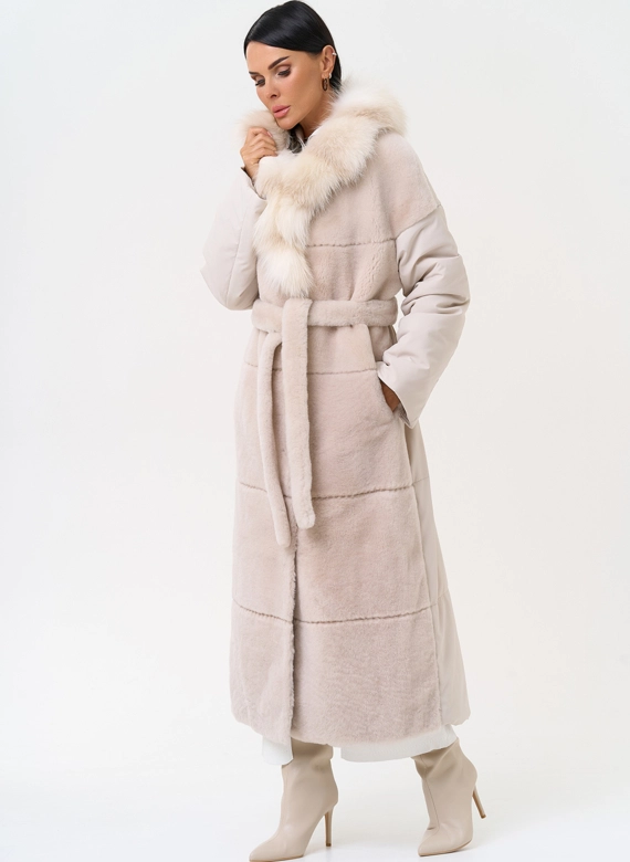 Комбинированное женское пальто из меха овчины с поясом