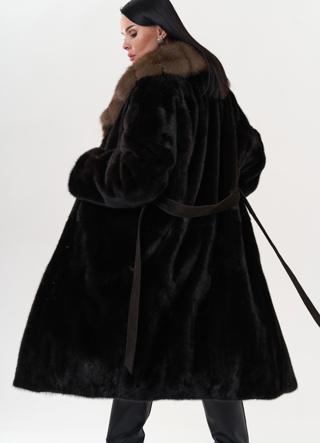 Шуба из норки с воротником из куницы модель № 26263 в кредит