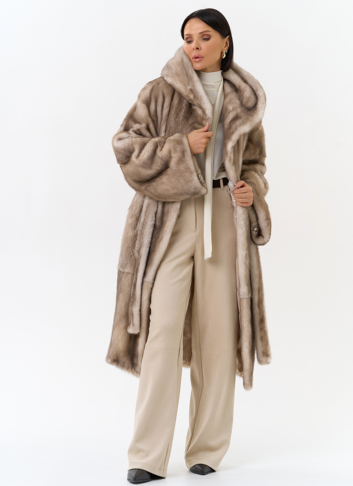 Женская шуба из меха норки с капюшоном