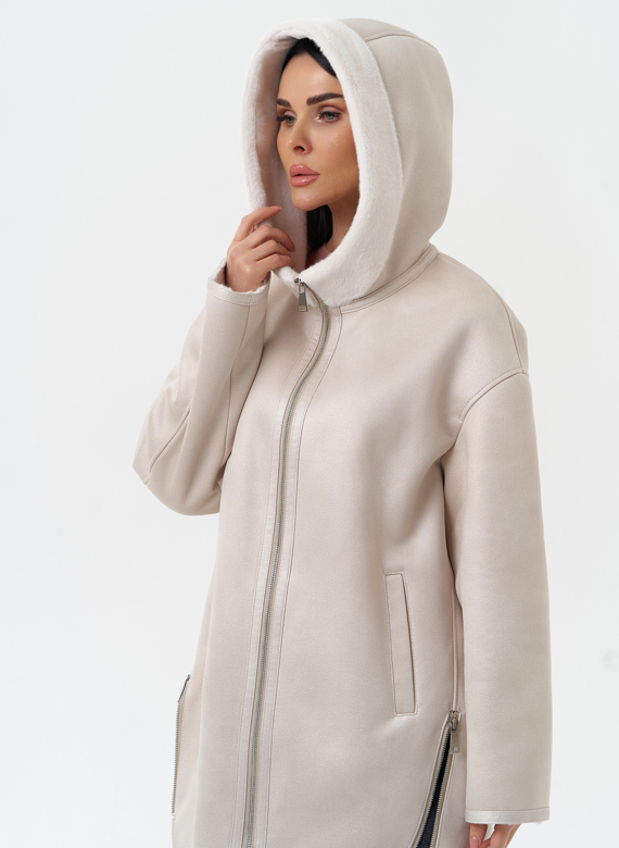 Женская дубленка из эко замши с капюшоном