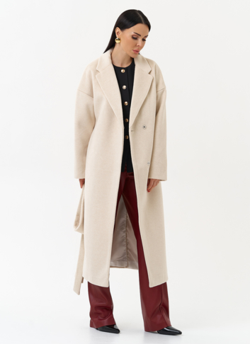 Женское пальто с английским воротником