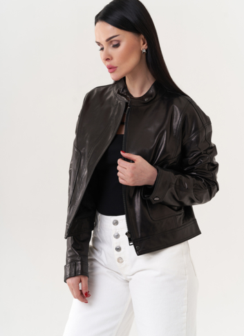 Куртка из натуральной кожи черного цвета