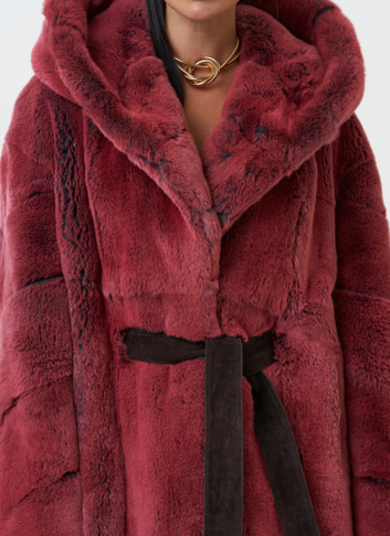 Шуба из меха кролика с капюшоном