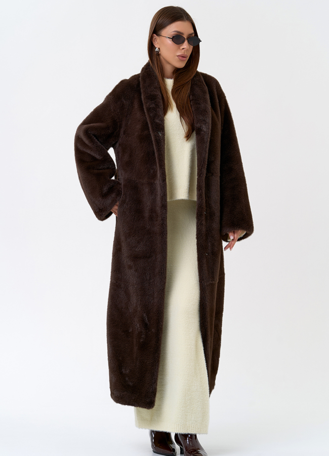 Длинное пальто из эко меха с декоративным поясом модель № 31219 универмаг малина