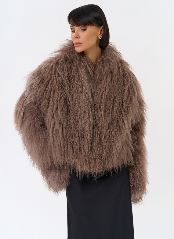 Короткая шуба из ламы