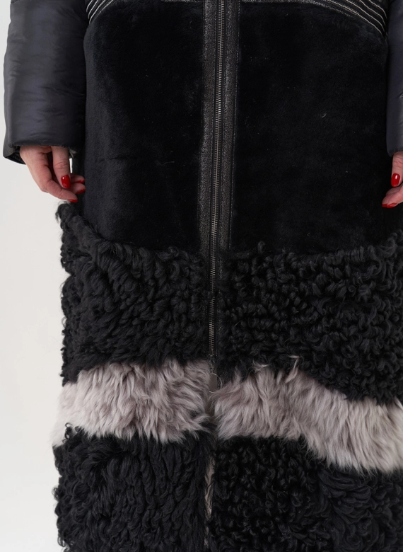 Комбинированный пуховик с капюшоном фото